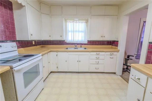 $52,000 | 1412 West 6th Street, Coffeyville, KS 67337