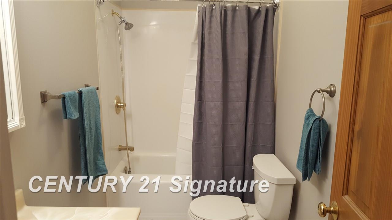 10199 Beecher Road Flushing, MI 48433 - Photo 18 of 27 Gallery Image 18