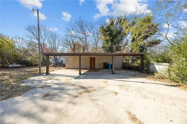 $235,000 | 104 Howard Street, Thomasville, NC 27360