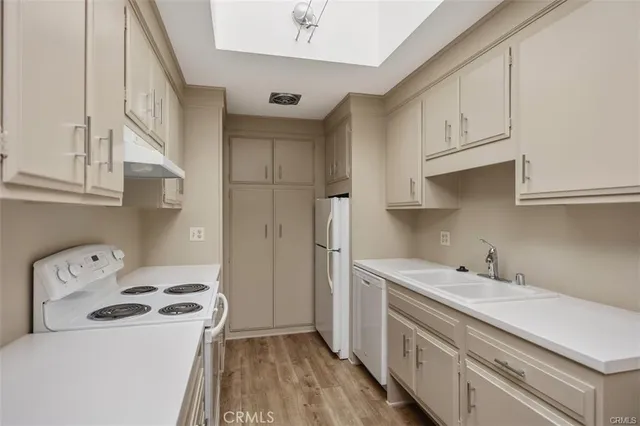 $2,500 | 2111 Via Puerta, Unit P, Laguna Woods, CA 92637