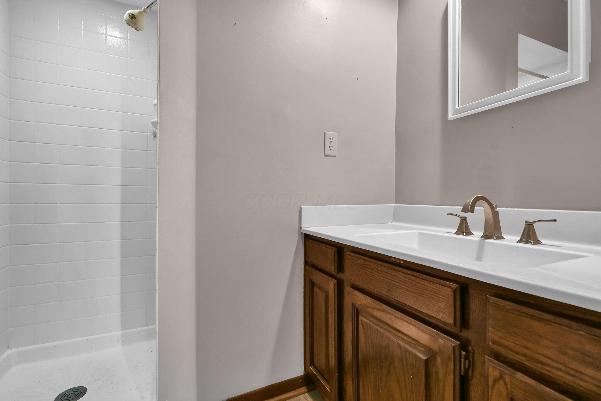 494 Sells Road Lancaster, OH 43130 - Photo 26 of 35 26-web-or-mls-494-sells-rd