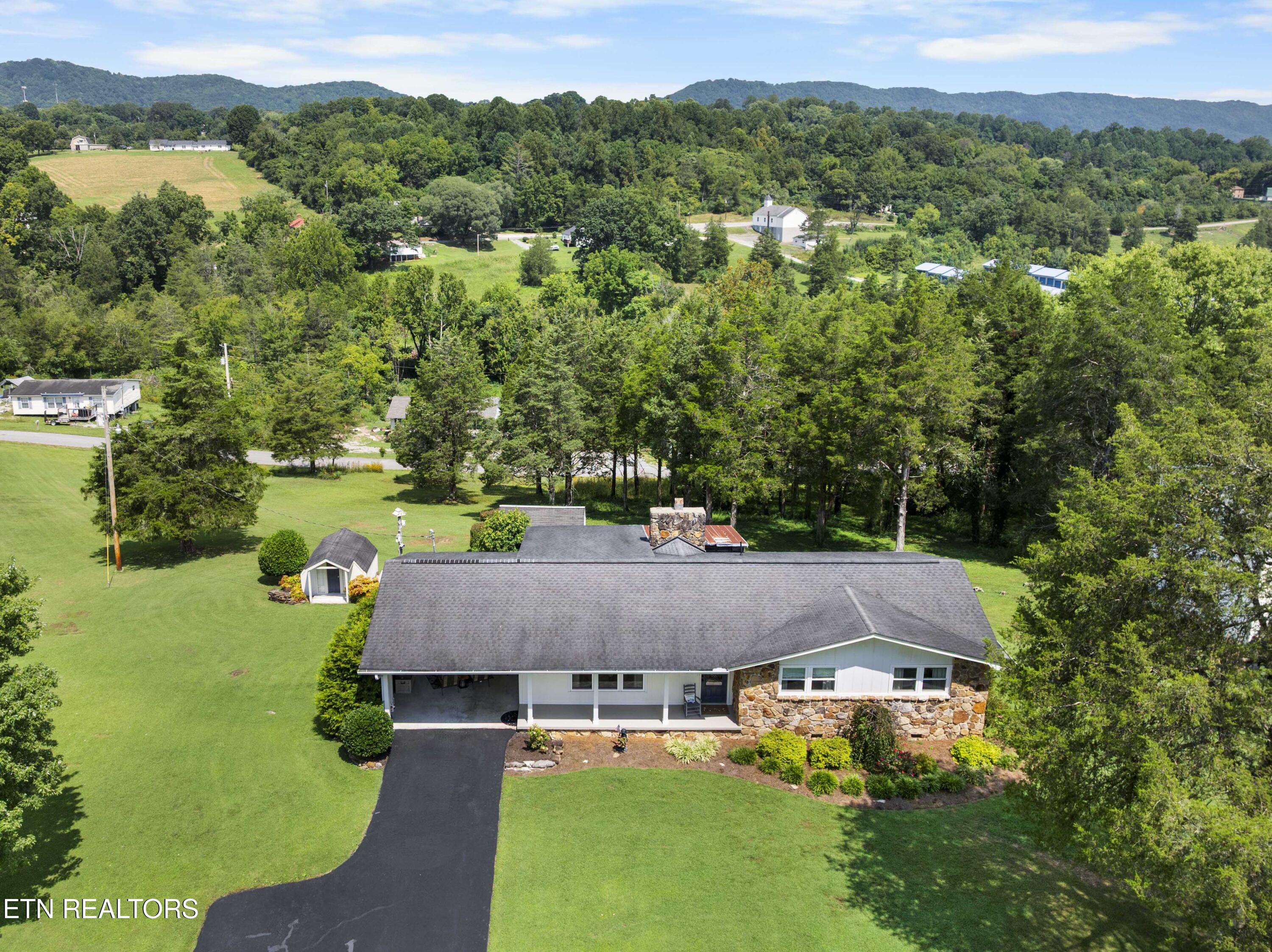 198 Red Cedar Road La Follette, TN 37766 - Photo 35 of 36 DJI_0575
