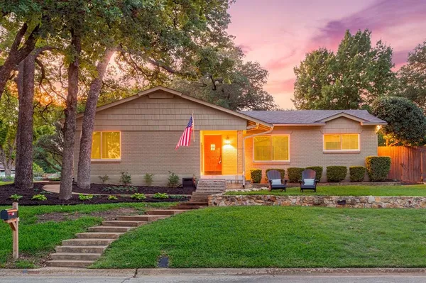$325,000 | 421 Crosstimber Drive, Hurst, TX 76053