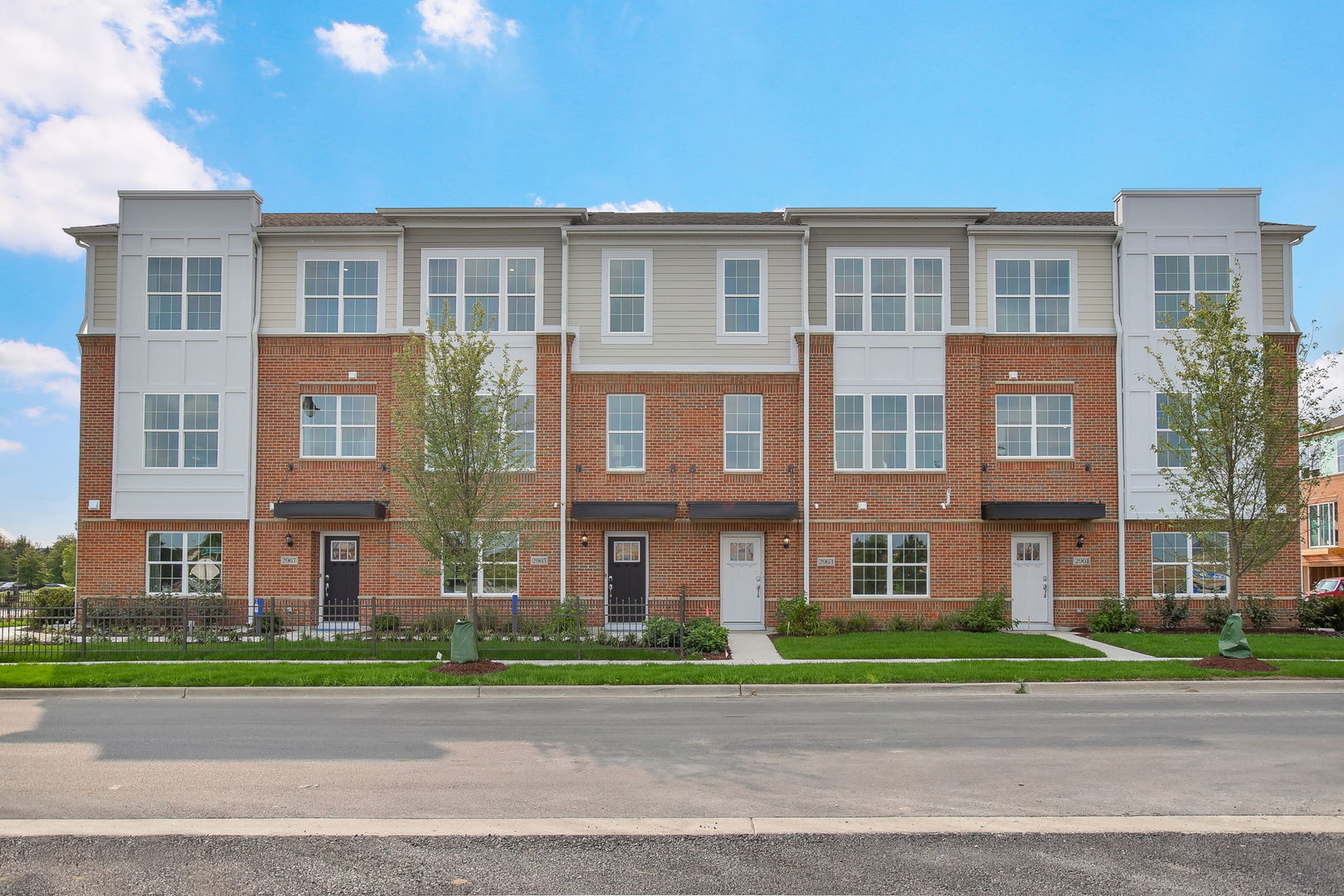 2954 Reflection Drive Naperville, IL 60564 - Photo 2 of 32