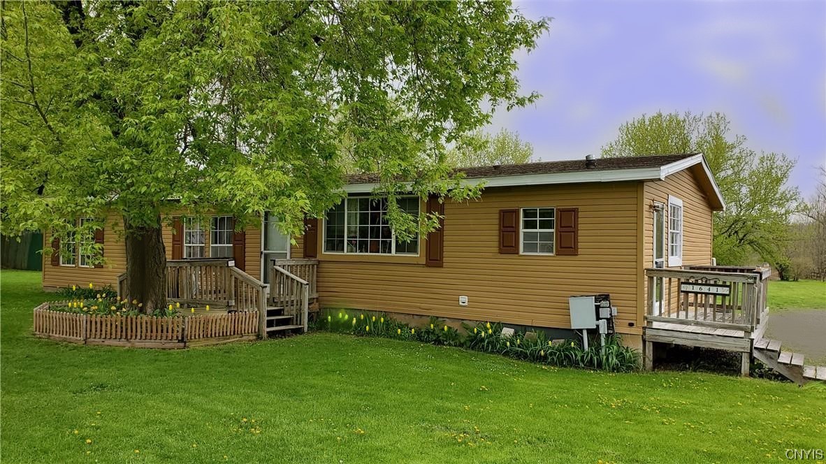   Welcome to 1641 Fyler Rd,  Chittenango.   This h