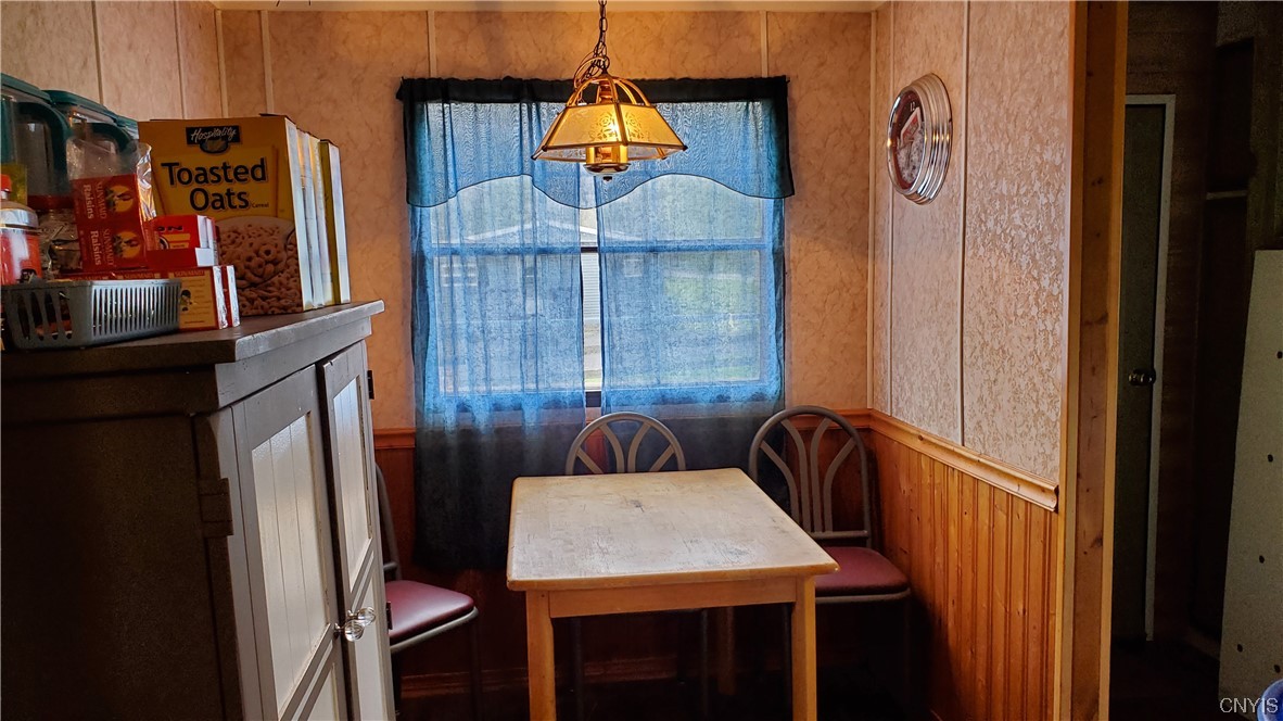 1641 Fyler Road Sullivan, NY 13037 - Photo 10 of 27 Kitchen table area with large window. On the r