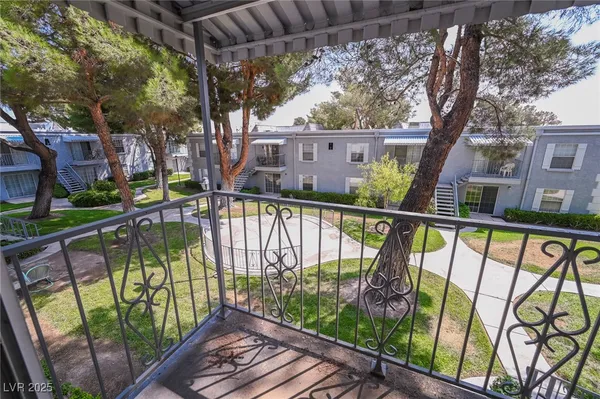 $1,200 | 3823 South Maryland Parkway, Unit J7, Las Vegas, NV 89119