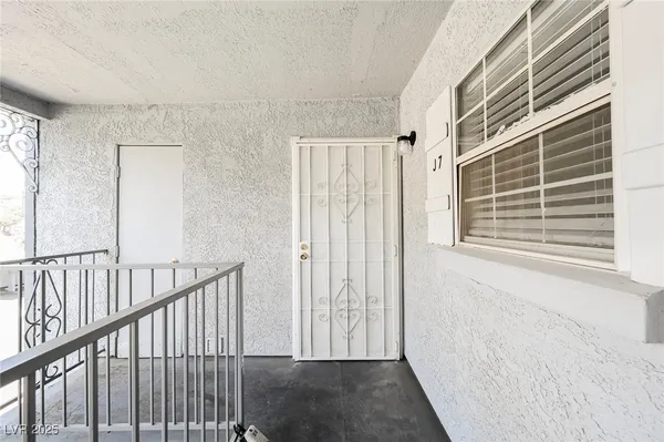 $1,200 | 3823 South Maryland Parkway, Unit J7, Las Vegas, NV 89119