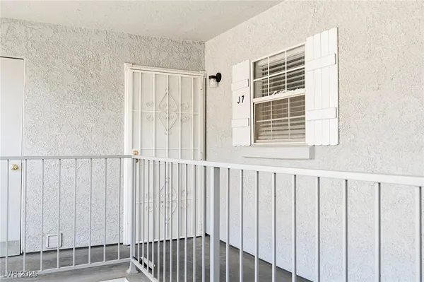 $1,200 | 3823 South Maryland Parkway, Unit J7, Las Vegas, NV 89119
