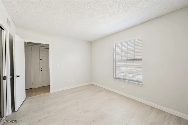 $1,290 | 3823 South Maryland Parkway, Unit J7, Las Vegas, NV 89119