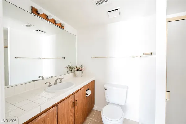 $1,200 | 3823 South Maryland Parkway, Unit J7, Las Vegas, NV 89119