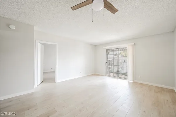 $1,200 | 3823 South Maryland Parkway, Unit J7, Las Vegas, NV 89119