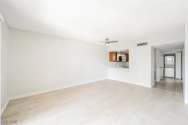 $1,200 | 3823 South Maryland Parkway, Unit J7, Las Vegas, NV 89119