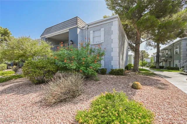 $1,290 | 3823 South Maryland Parkway, Unit J7, Las Vegas, NV 89119