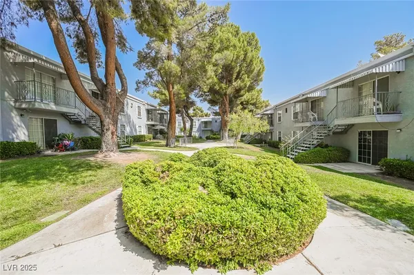 $1,200 | 3823 South Maryland Parkway, Unit J7, Las Vegas, NV 89119
