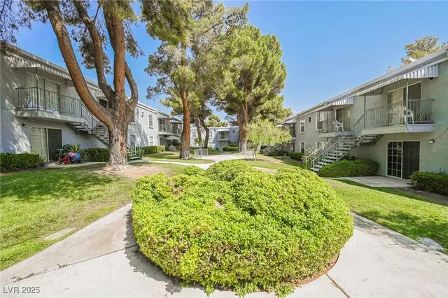 $1,290 | 3823 South Maryland Parkway, Unit J7, Las Vegas, NV 89119