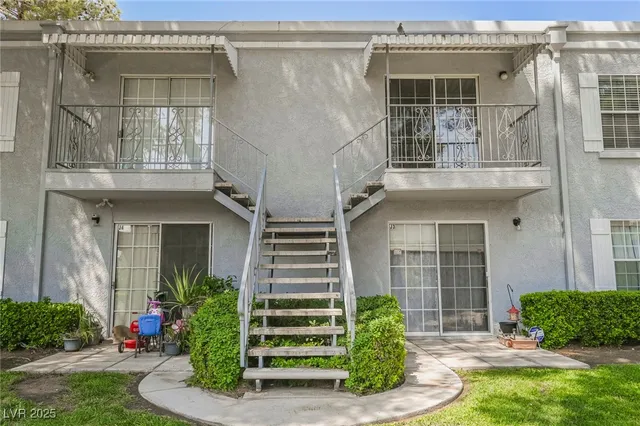 $1,290 | 3823 South Maryland Parkway, Unit J7, Las Vegas, NV 89119