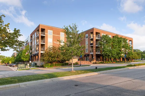 $264,900 | 12501 Nicollet Avenue, Unit 409, Burnsville, MN 55337