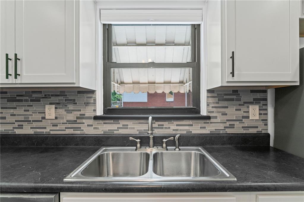 7872 Mt Carmel Road Verona, PA 15147 - Photo 21 of 50 Kitchen
