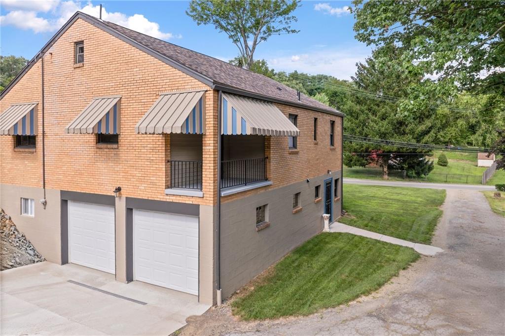 7872 Mt Carmel Road Verona, PA 15147 - Photo 4 of 50 2 Car Garage!