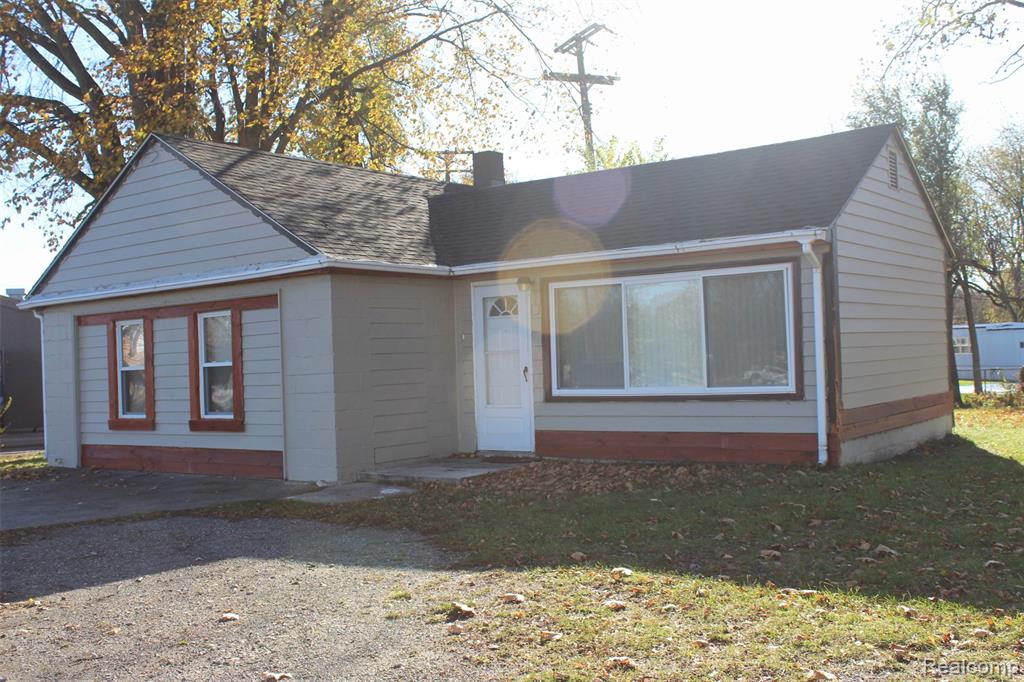 43267 Utica Road Sterling Heights, MI 48314 - Photo 2 of 19
