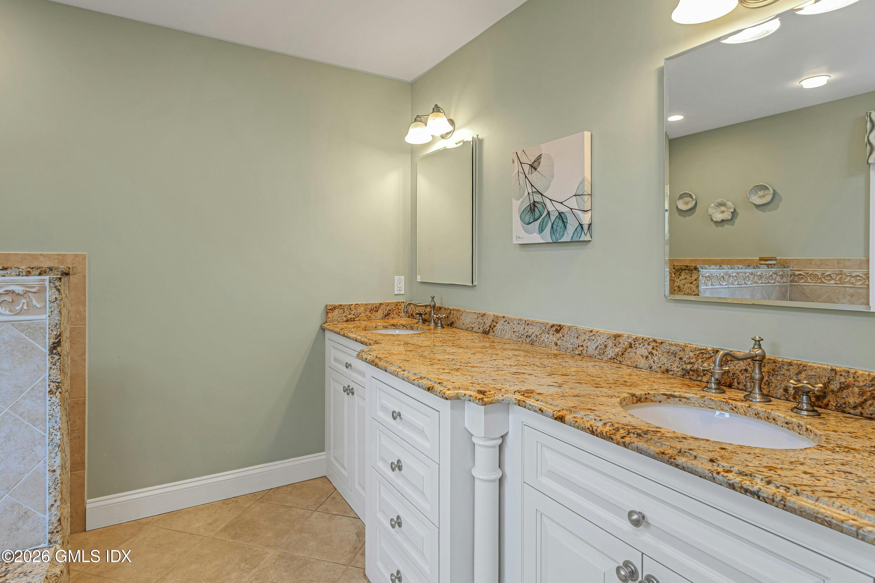 9 Tamarack Place Greenwich, CT 06831 - Photo 14 of 37 023-490919-_X0A0151_14546526