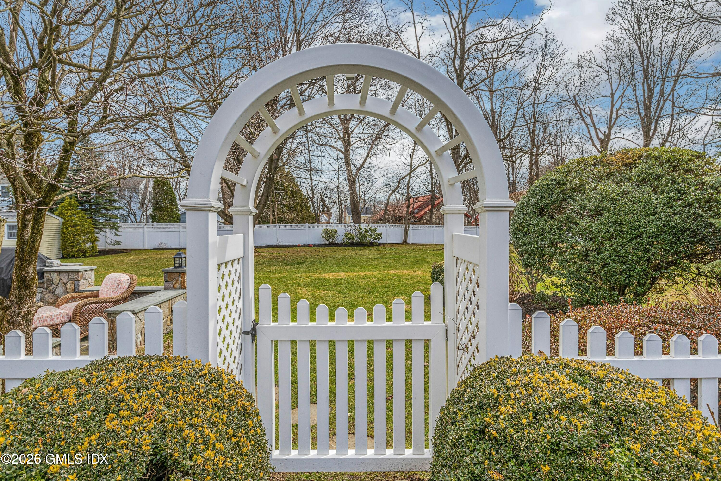 9 Tamarack Place Greenwich, CT 06831 - Photo 28 of 37 038-490919-_X0A0173_14546536