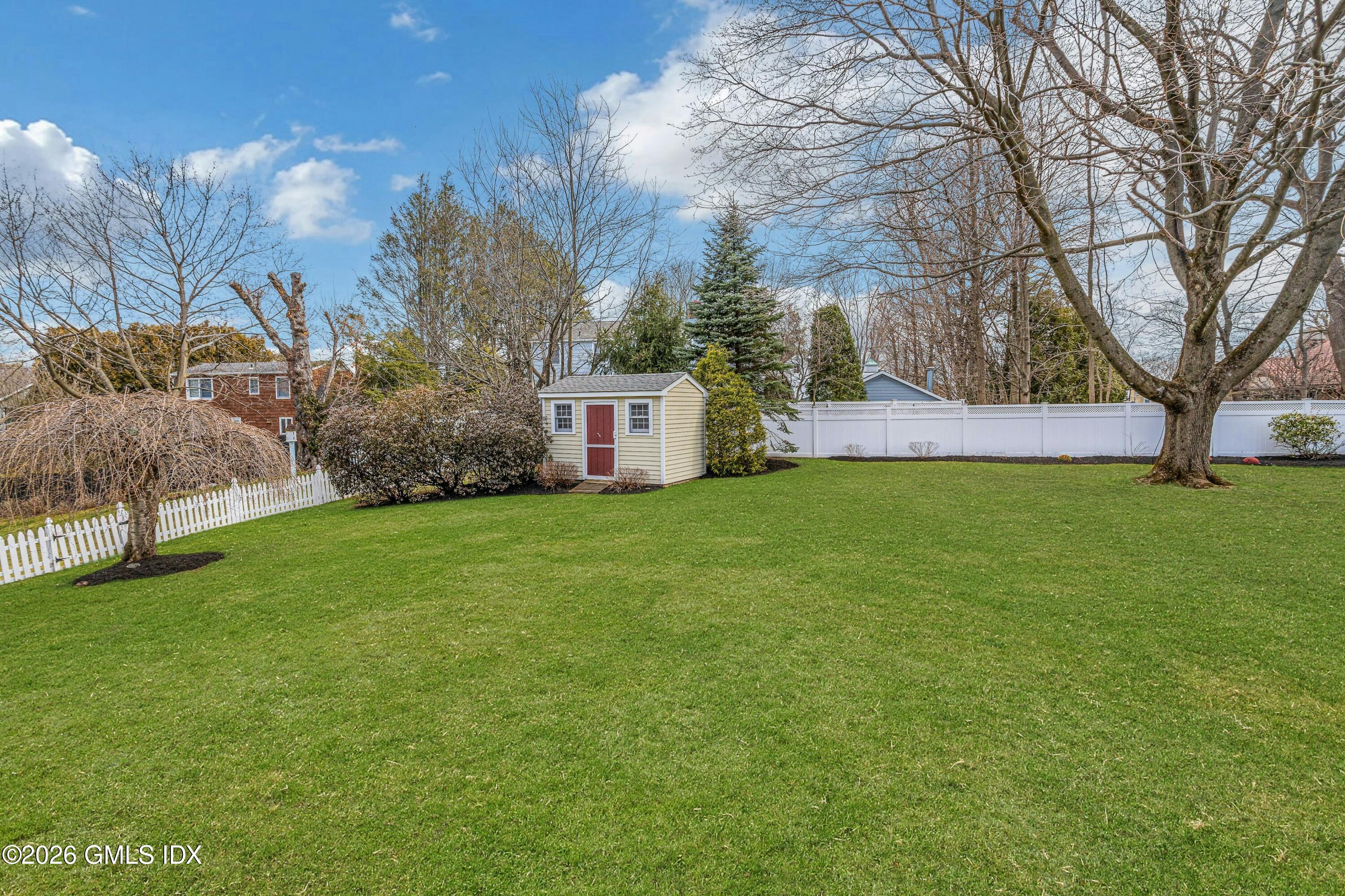 9 Tamarack Place Greenwich, CT 06831 - Photo 32 of 37 042-490919-_X0A0176_14546539