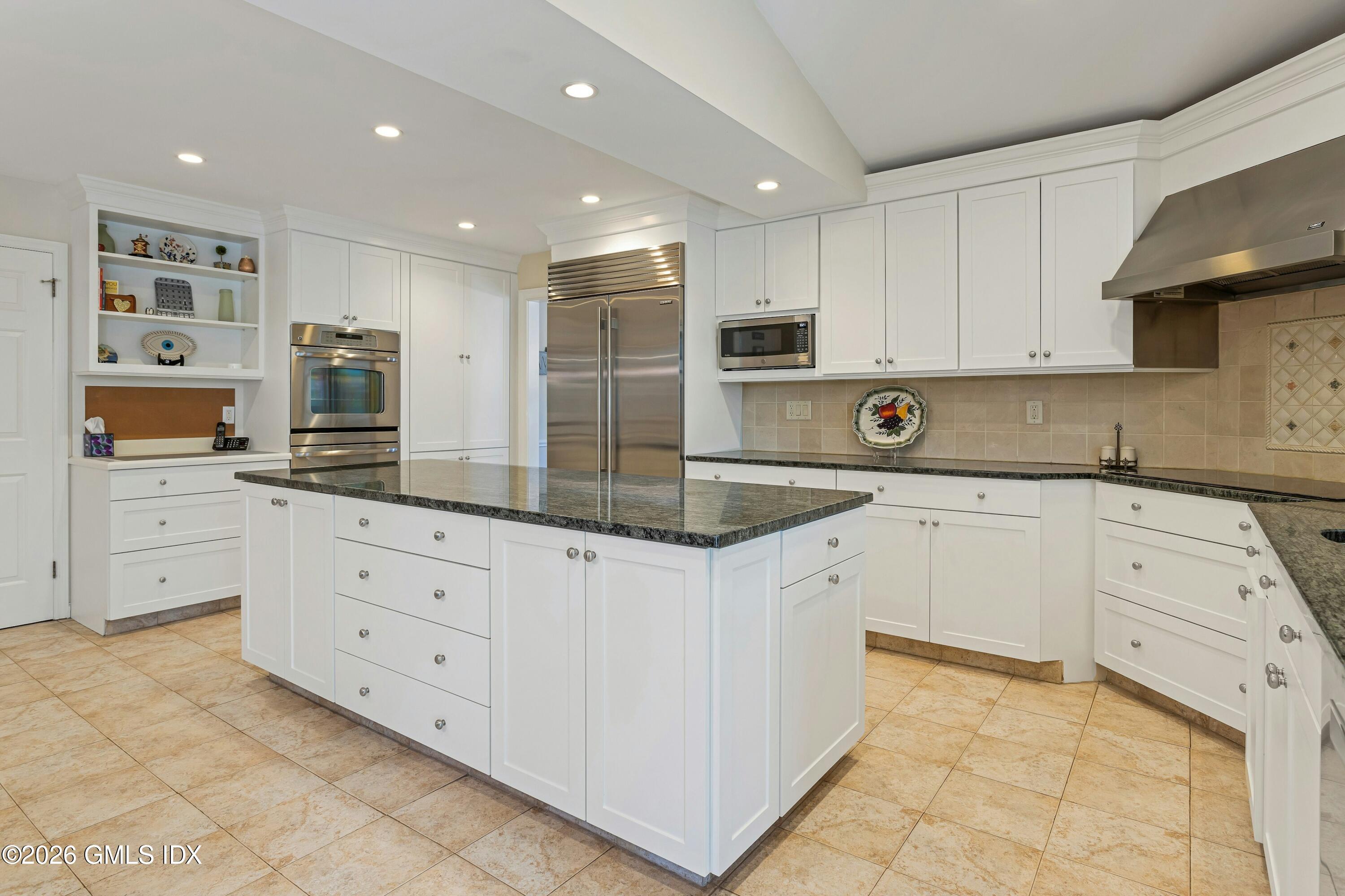 9 Tamarack Place Greenwich, CT 06831 - Photo 8 of 37 017-490919-_X0A0105_14546513