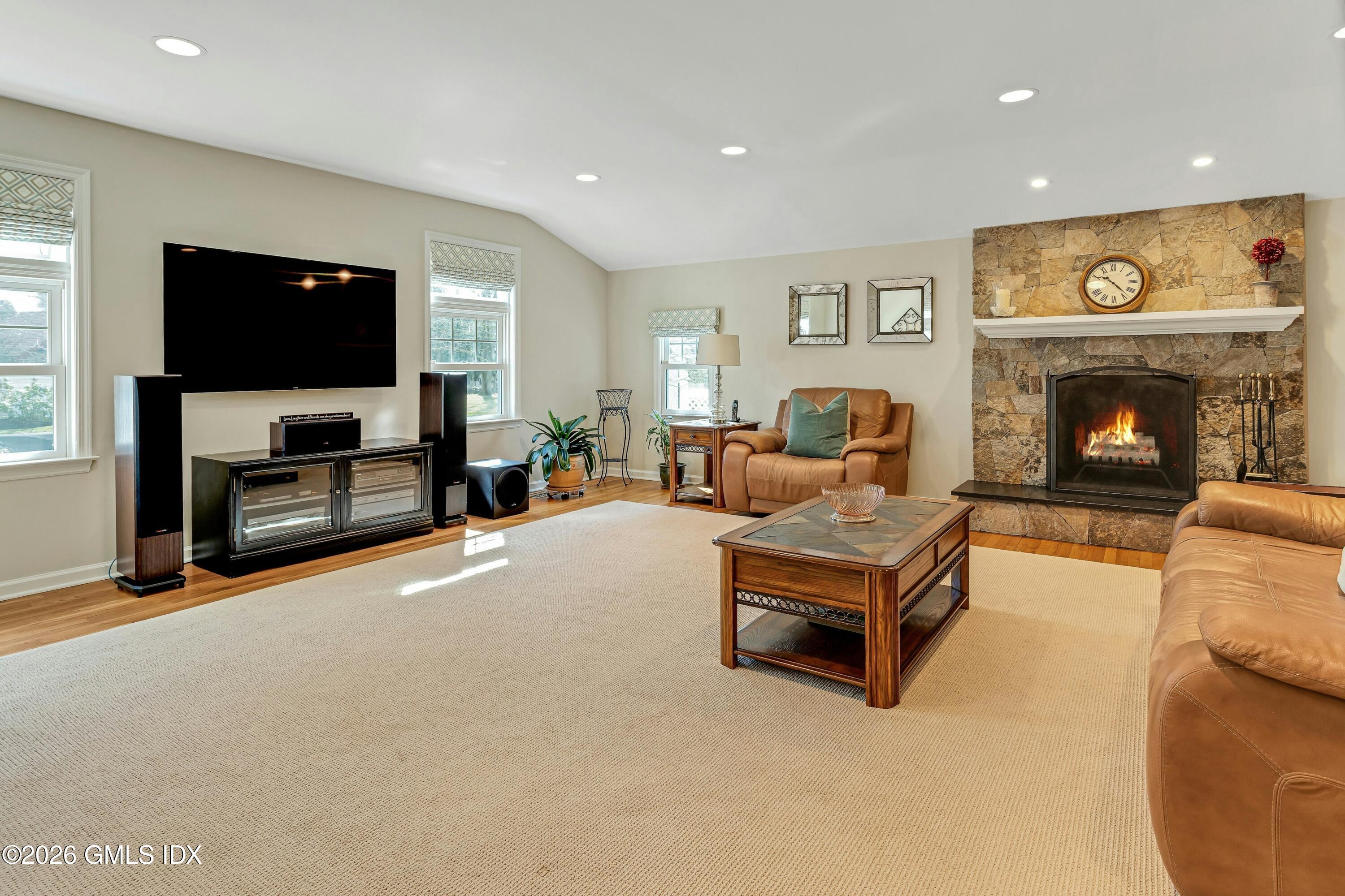 9 Tamarack Place Greenwich, CT 06831 - Photo 10 of 37 008-490919-_X0A0111_14546515