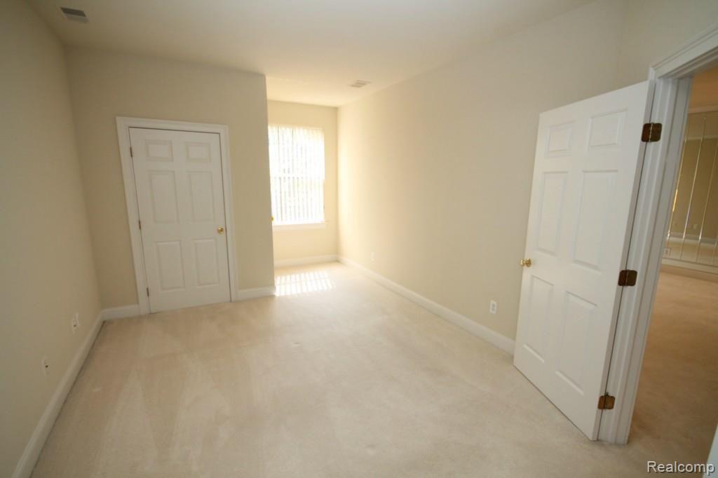 39148 Hayes Road Clinton Township, MI 48038 - Photo 25 of 30 IMG_5444.jpg