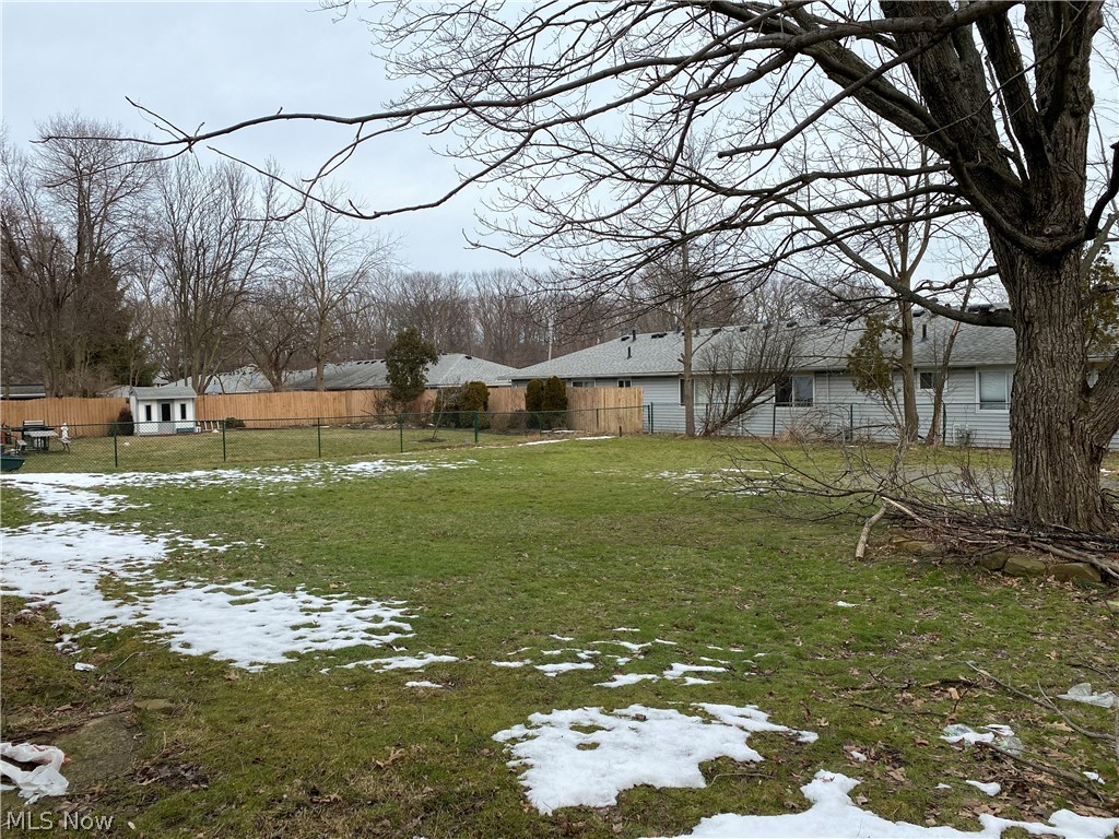 6367 Stumph Road Cleveland, OH 44130 - Photo 25 of 30