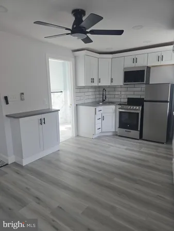 $990 | 5925 Ridge Avenue, Unit 2F, Philadelphia, PA 19128