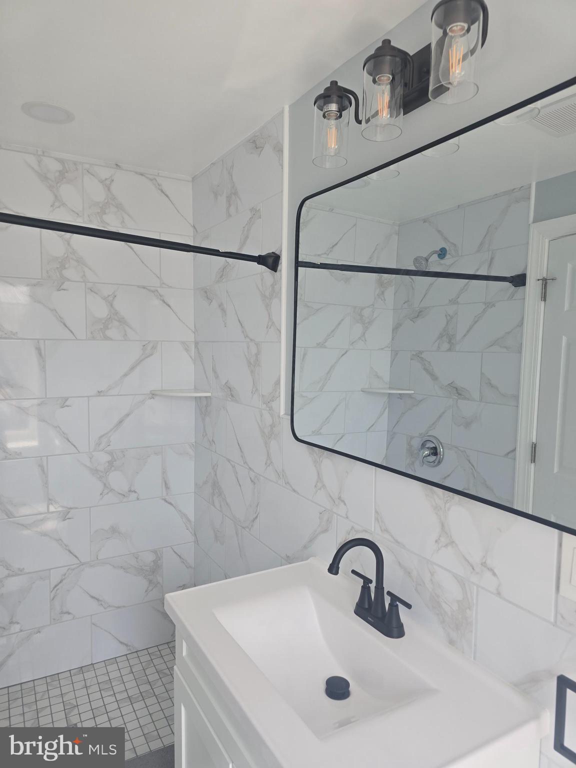 5925 Ridge Avenue, Unit 2F Philadelphia, PA 19128 - Photo 5 of 12