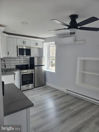 $990 | 5925 Ridge Avenue, Unit 2F, Philadelphia, PA 19128