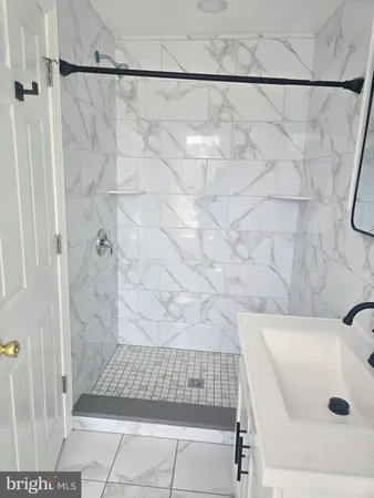 $990 | 5925 Ridge Avenue, Unit 2F, Philadelphia, PA 19128