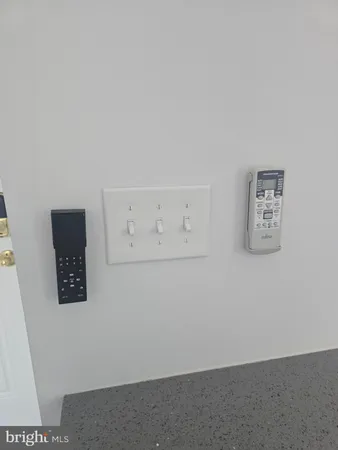 $990 | 5925 Ridge Avenue, Unit 2F, Philadelphia, PA 19128