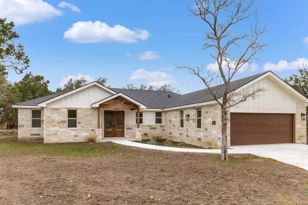 $620,000 | 914 West Oak Ridge Drive, Marble Falls, TX 78654