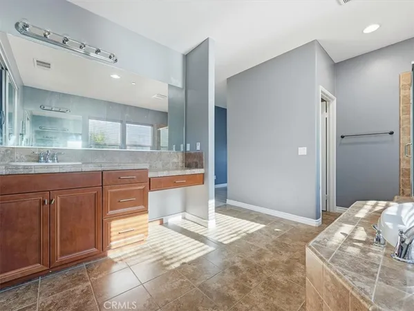 $5,500 | 2947 Gilbert Avenue, Corona, CA 92881