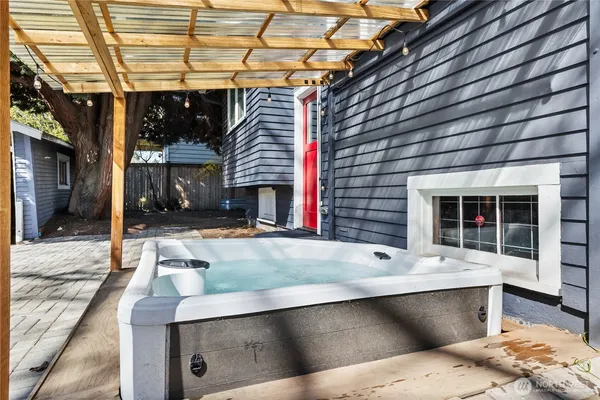 $1,495,000 | 749 North 76th Street, Seattle, WA 98103