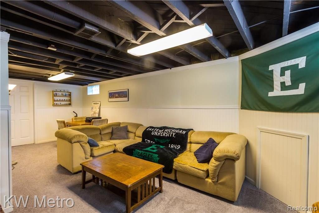 2261 Wiltshire Road Berkley, MI 48072 - Photo 14 of 20