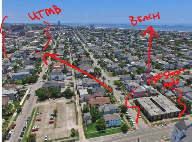 $1,200 | 600 19th Street, Unit 16, Galveston, TX 77550