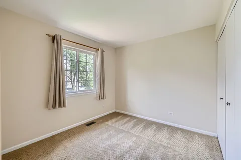 $3,250 | 1208 Darnell Drive, Mundelein, IL 60060