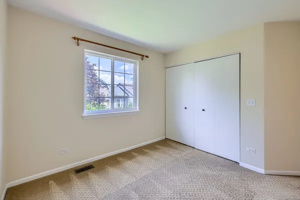 $3,250 | 1208 Darnell Drive, Mundelein, IL 60060