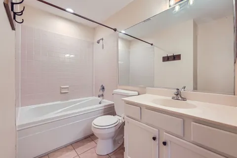 $3,250 | 1208 Darnell Drive, Mundelein, IL 60060