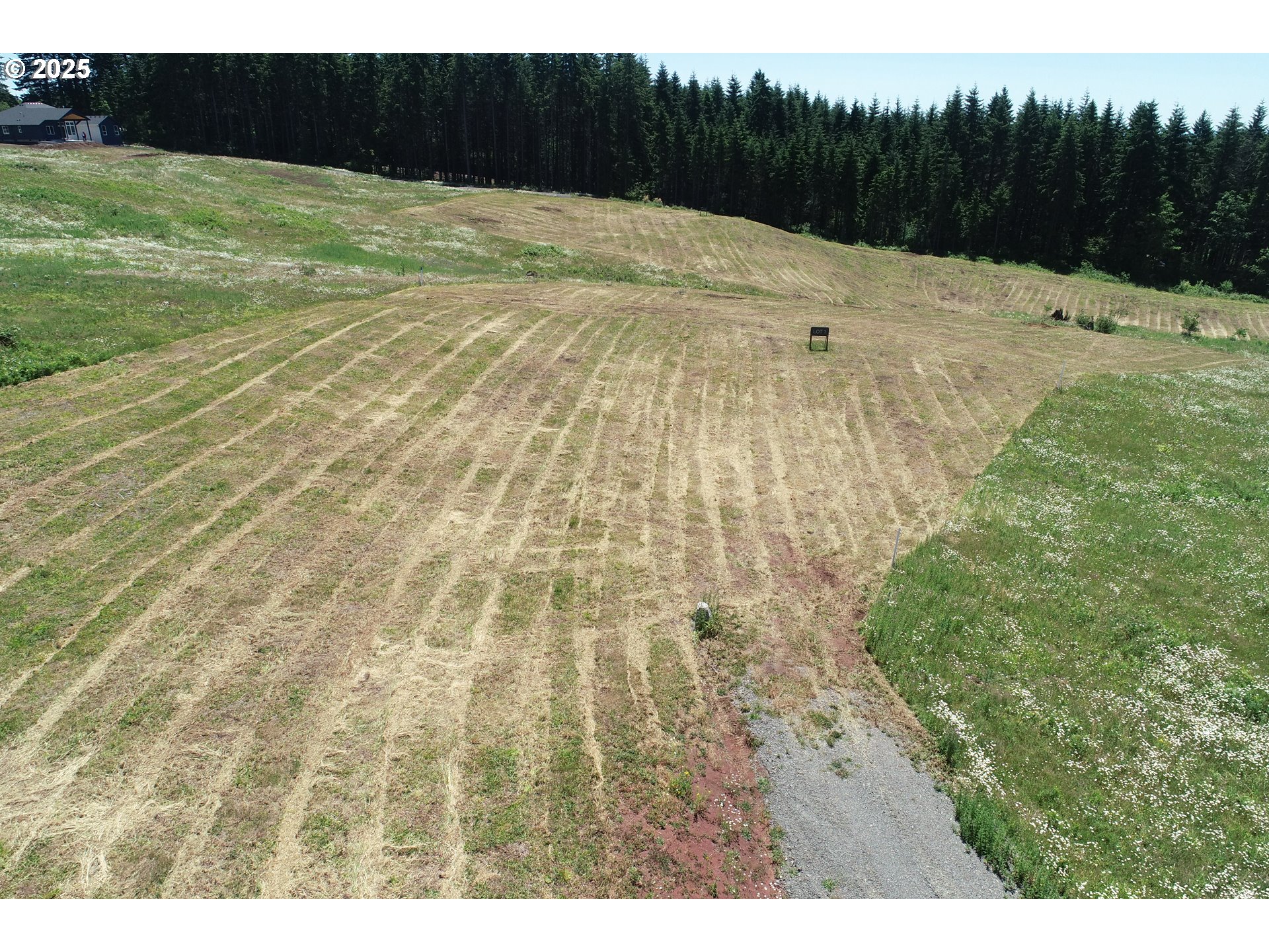 149 Resort Lane, Unit 1 Kalama, WA 98625 - Photo 8 of 12 a swimming pool with wooden fence