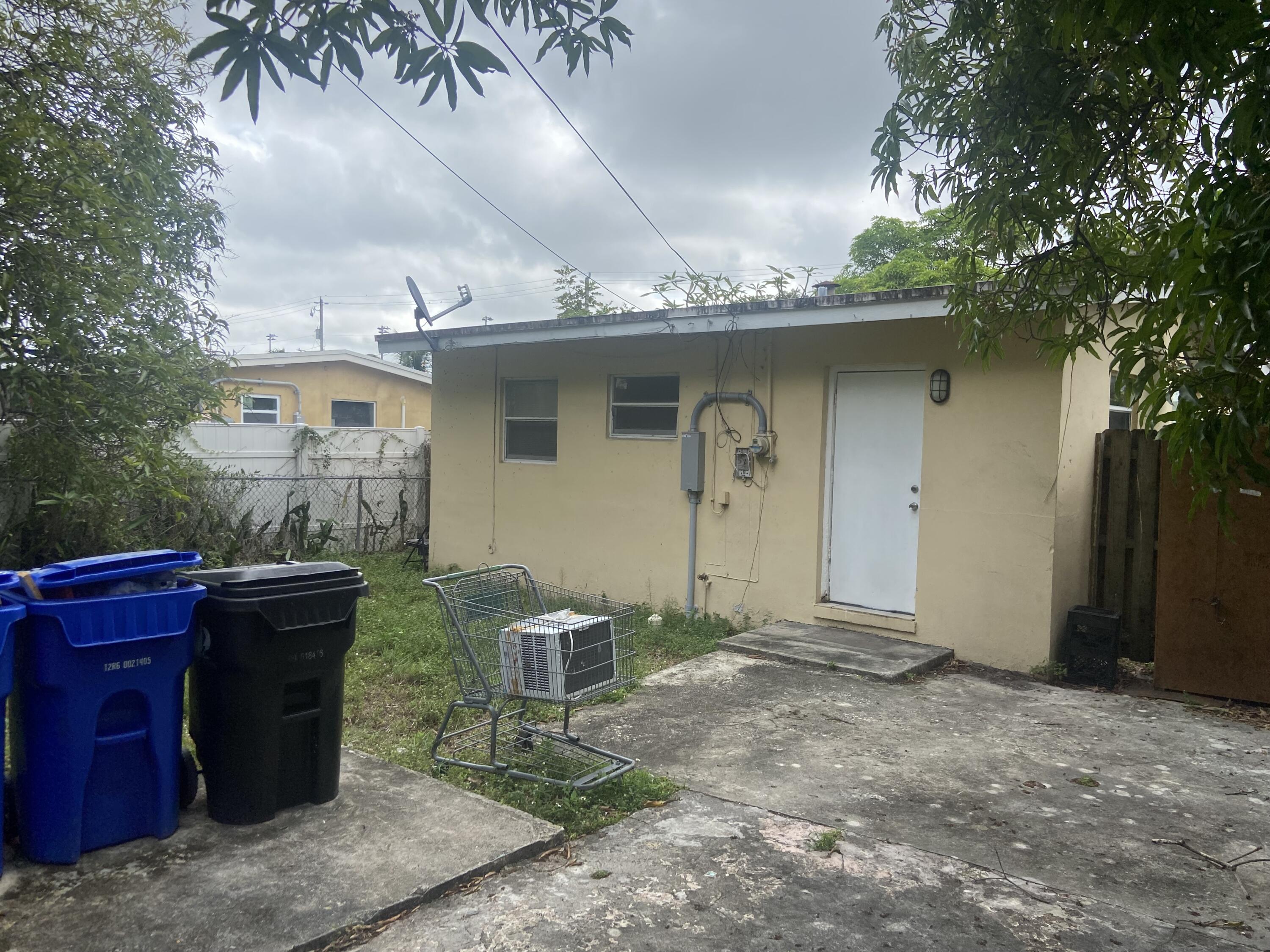 1563 Northwest 10th Pl  