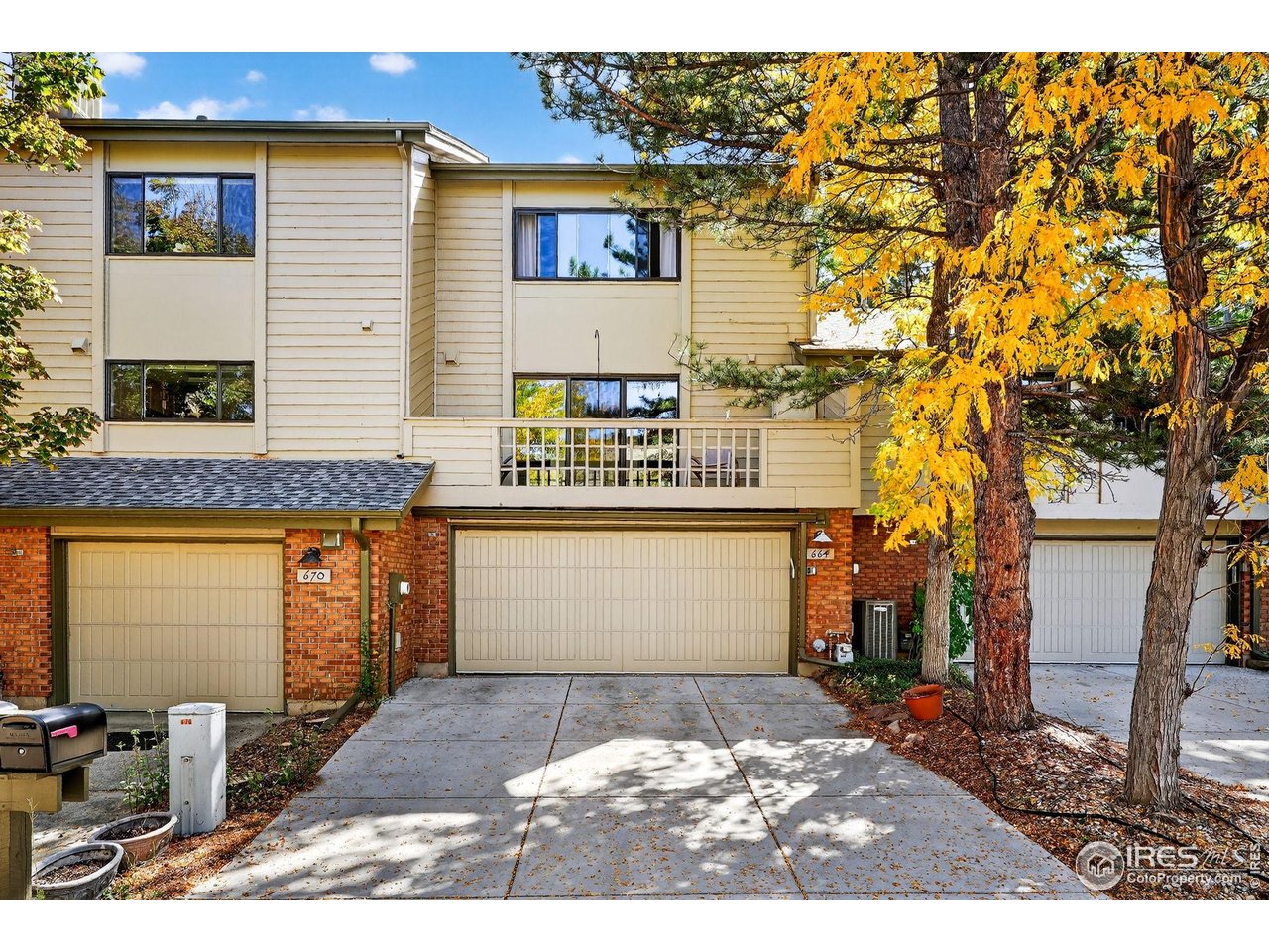 664 Quince Circle Boulder, CO 80304 - Photo 5 of 15 a view of a house with a patio