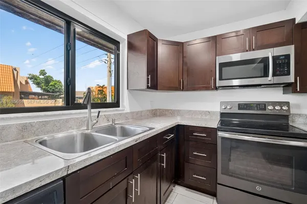 $3,600 | 1451 Northwest 92nd Avenue, Unit 191, Pembroke Pines, FL 33024