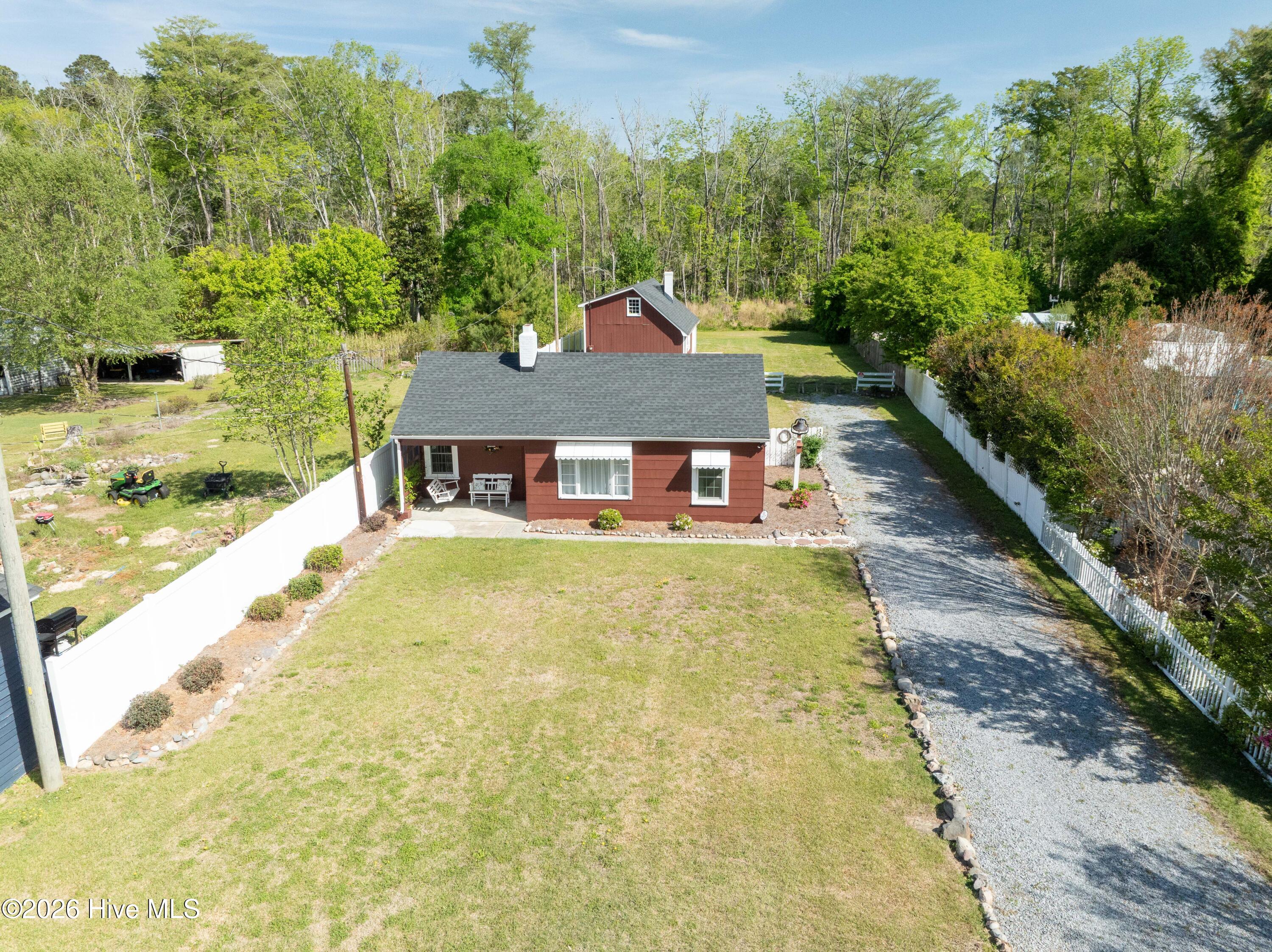 322 River Road Washington, NC 27889 - Photo 5 of 37 Front